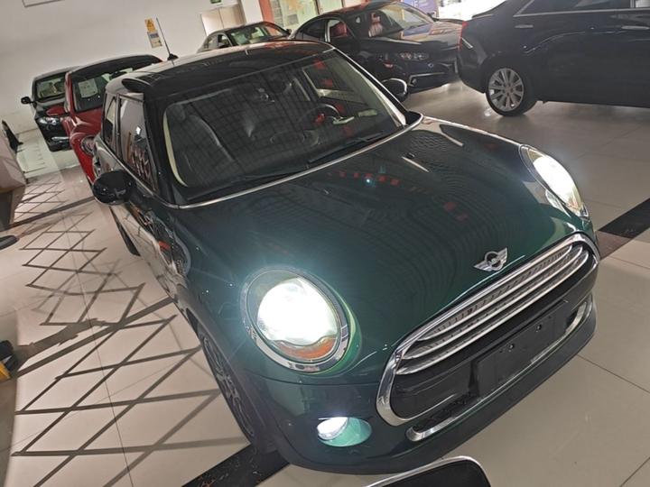 2016 1.5T COOPER 5-Door photo 3