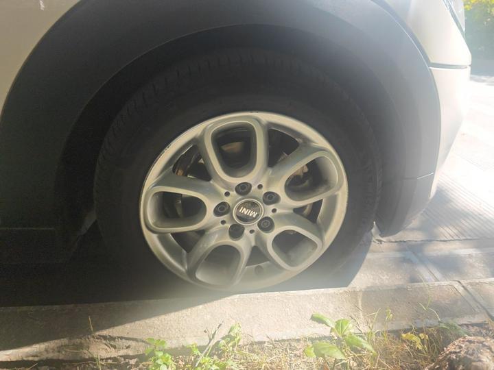 2020 1.5T ONE 5-Door photo 8