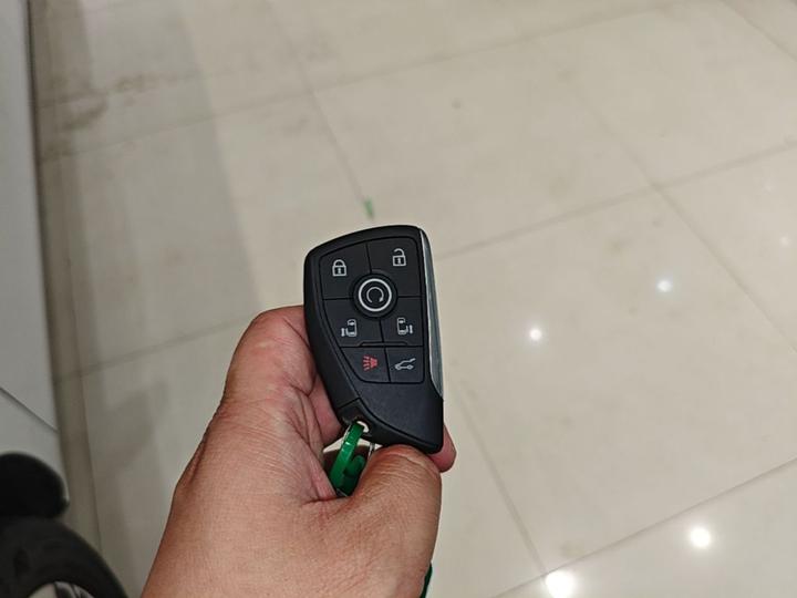 GL8 EV 2025 Smart photo 8