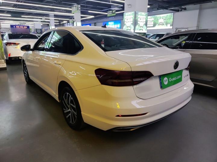 Lavida 2022 1.5L AT photo 4