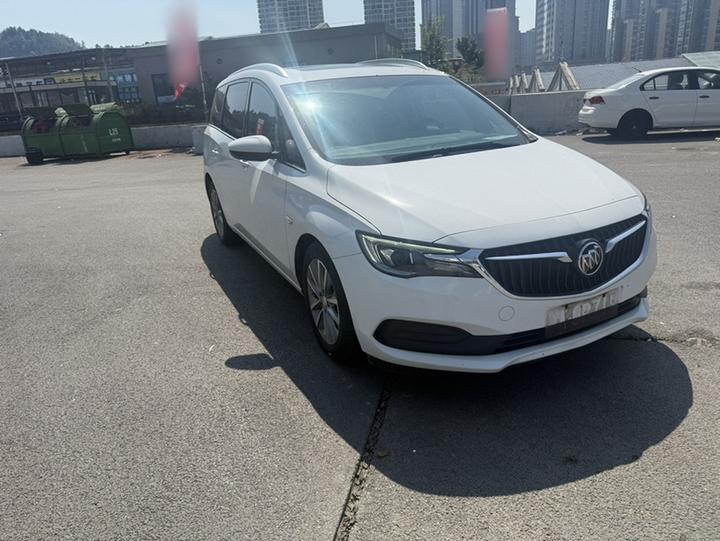 GL6 2021 323T Mild Hybrid Luxury photo 3