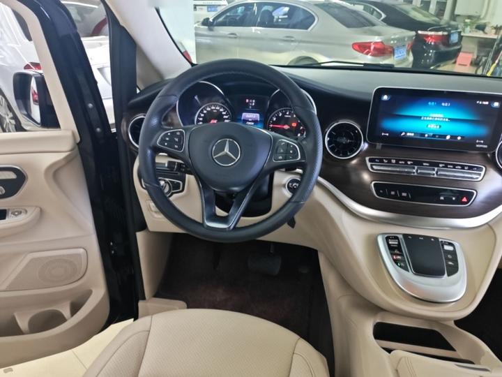 V-Class 2020 V 260 Pilot photo 6
