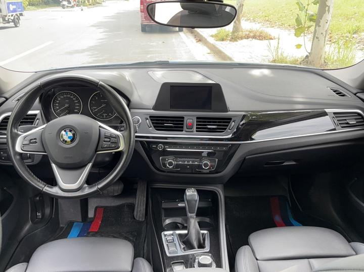 1 Series 2017 118i Sport photo 5