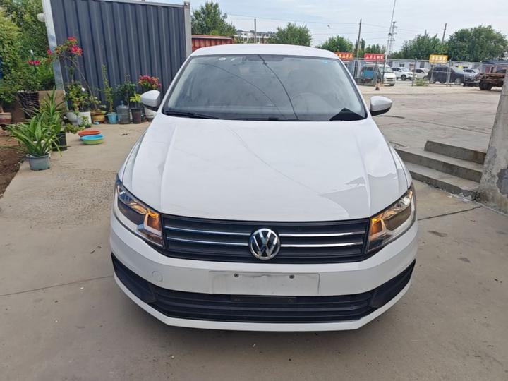 Santana 2016 1.6L AT photo 2