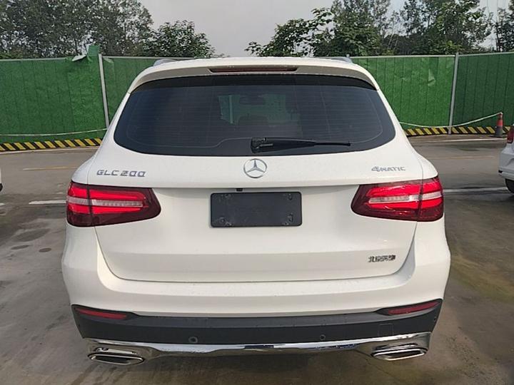 GLC 2017 GLC 200 4MATIC photo 3