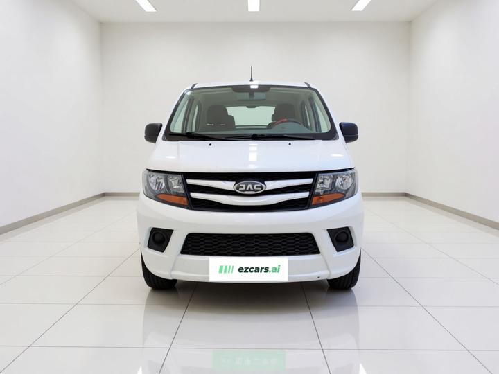 Refine M3 2019 1.8L Luxury photo 2