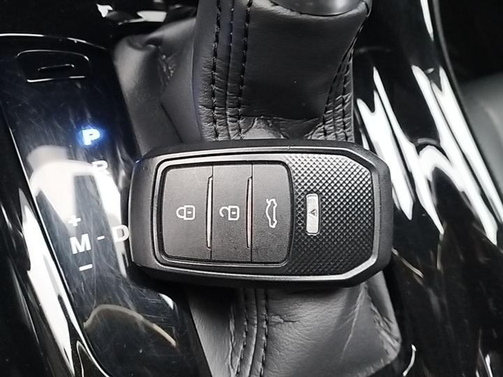 C-HR 2020 2.0L Leading photo 8