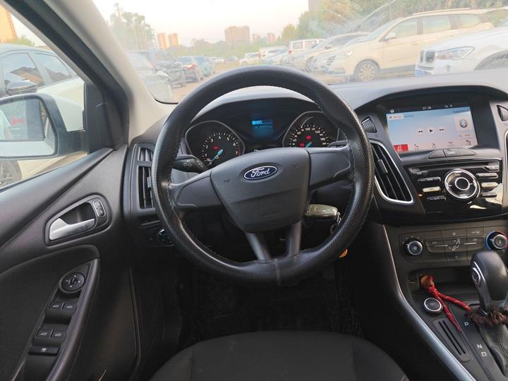 Focus 2018 Hatchback Classic 1.6L AT Comfort photo 8