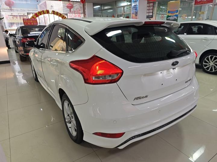 Focus 2018 Hatchback Classic 1.6L AT Comfort photo 4