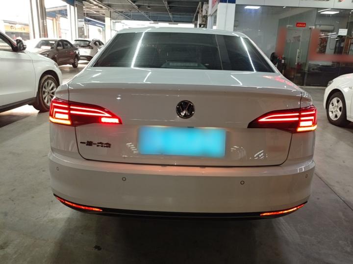 Bora 2019 Facelift 1.5L AT Comfort China V photo 3