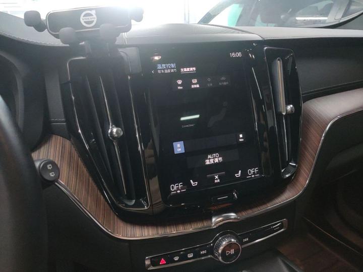 XC60 2021 T5 AWD Luxury photo 8