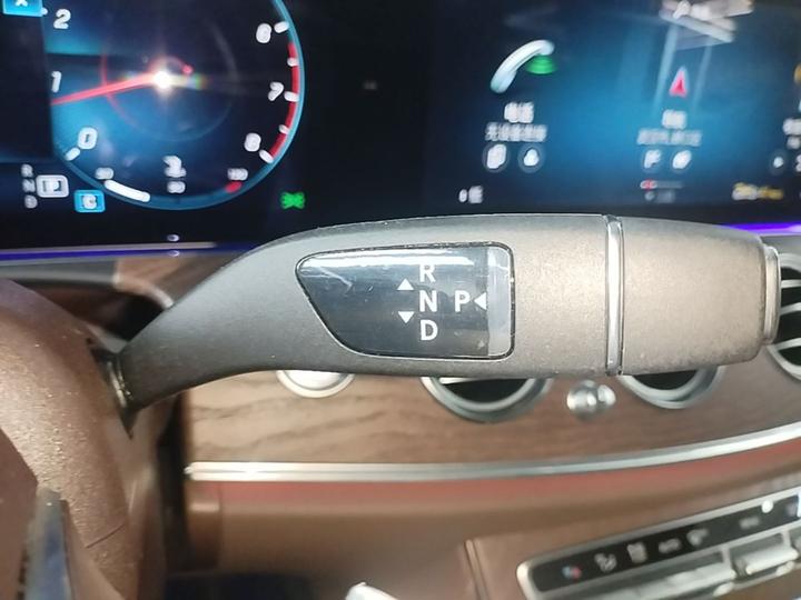 E-Class 2023 Facelift E 260 L photo 5