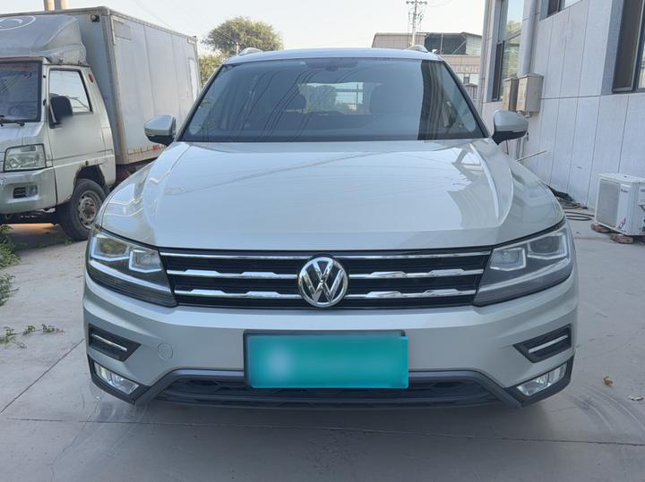 Tiguan L 2018 330TSI AT RWD Luxury photo 2