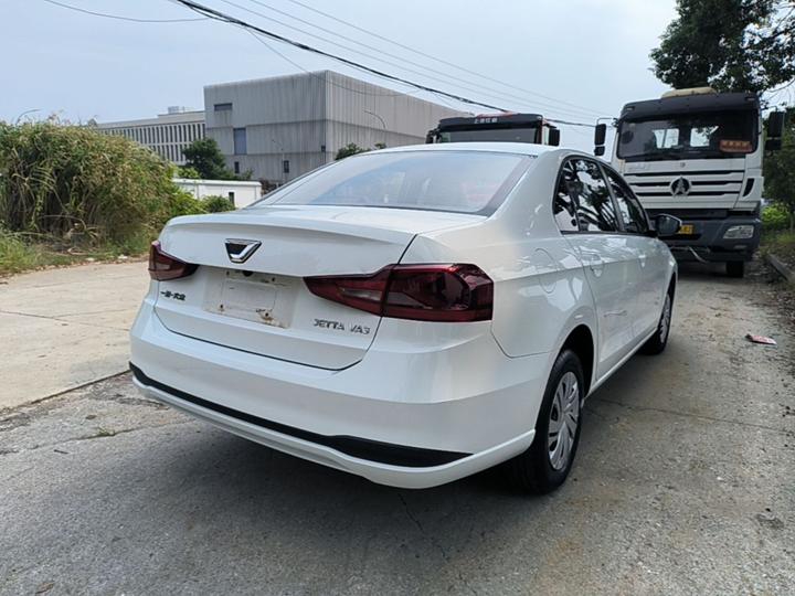 VA3 2020 1.5L AT photo 6