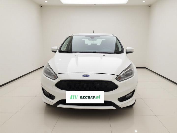 Focus 2017 Hatchback 1.6L AT Comfort photo 2