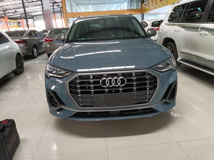 Q3 2022 40 TFSI RS photo 2