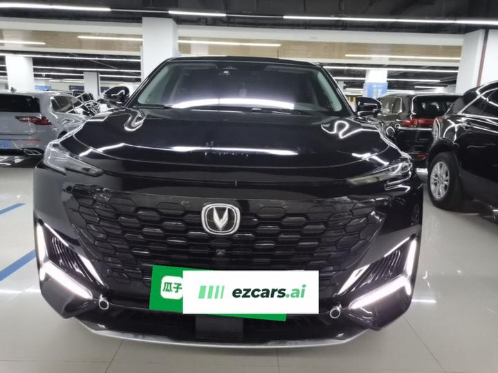 UNI-K 2021 2.0T Premium photo 2