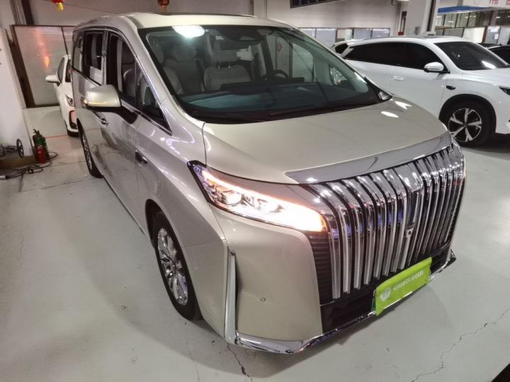 2023 AWD Flagship photo 3