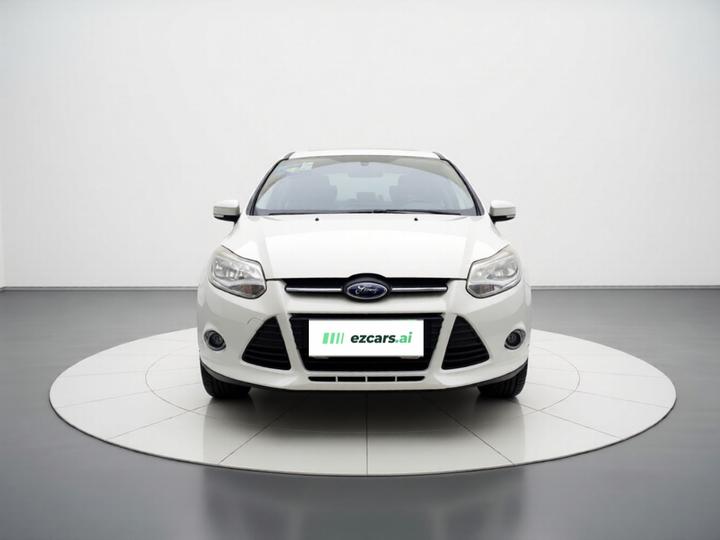 Focus 2012 Sedan 1.6L AT photo 2