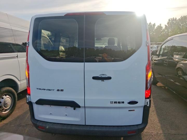 Transit 2017 2.0T Diesel Short Wheelbase China V photo 3