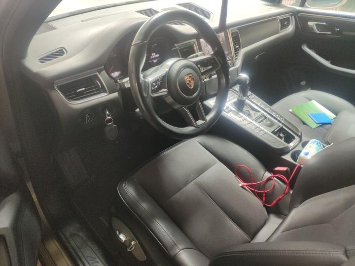 2017 Macan 2.0T photo 5