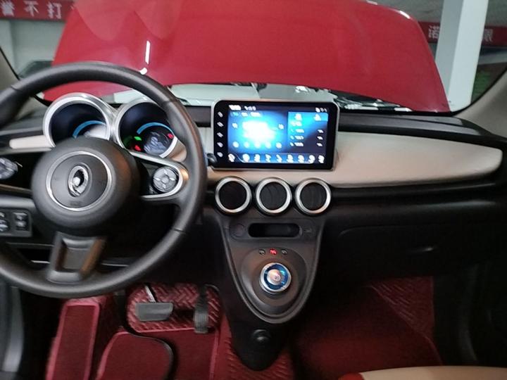 2021 351km Luxury photo 8