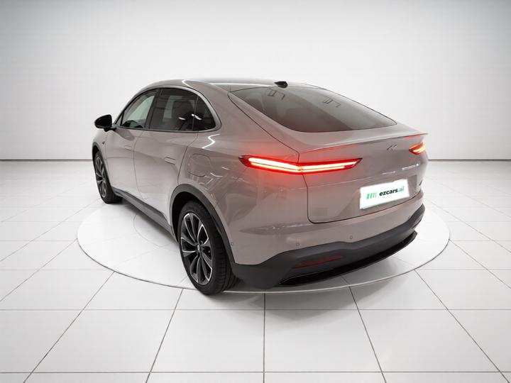 L60 2025 60kWh RWD photo 4