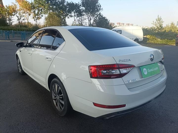 Octavia 2018 TSI230 DSG Comfort photo 4