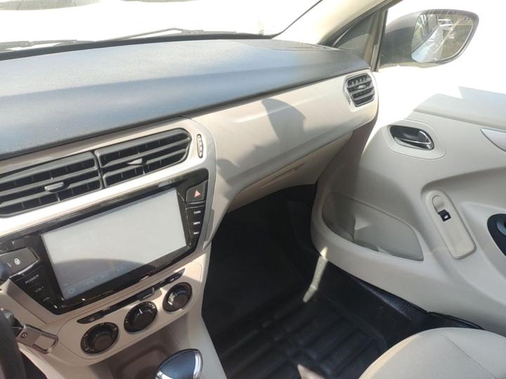 2014 1.6L AT Comfort photo 4