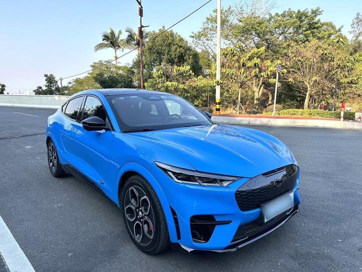 2021 GT photo 3