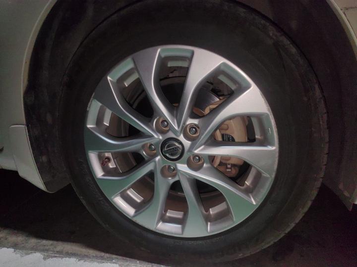 Sylphy 2016 1.6XV CVT Smart photo 8