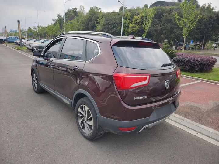 560 2015 1.8L MT Luxury photo 4