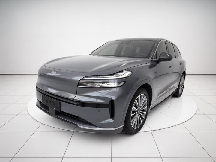 L90 2025 Ultra 6-Seater 60