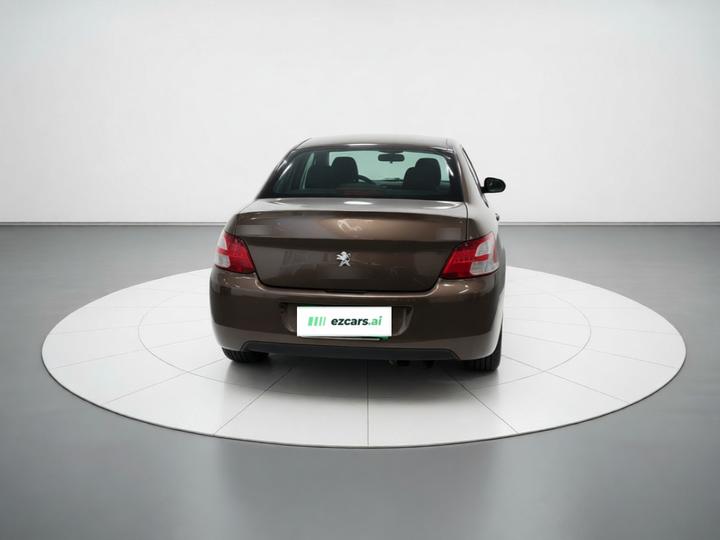 301 2014 1.6L AT Luxury photo 5
