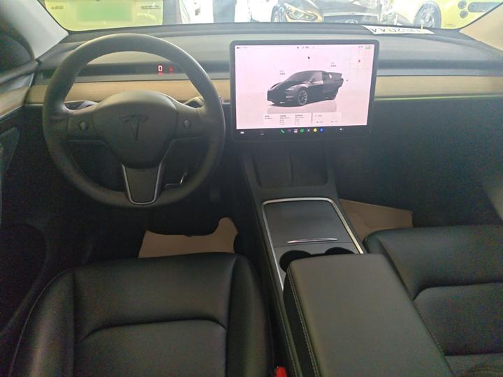 Model Y 2022 RWD photo 5