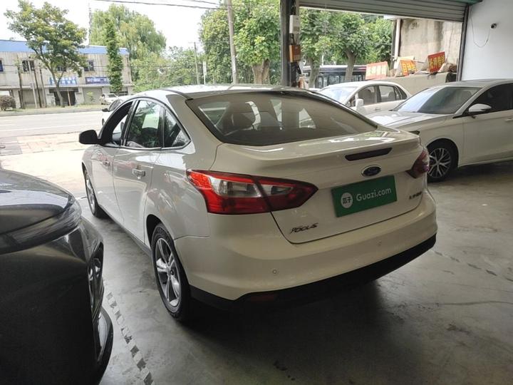 Focus 2012 Sedan 1.6L AT photo 4