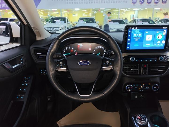 Focus 2020 Sedan EcoBoost 180 AT photo 3
