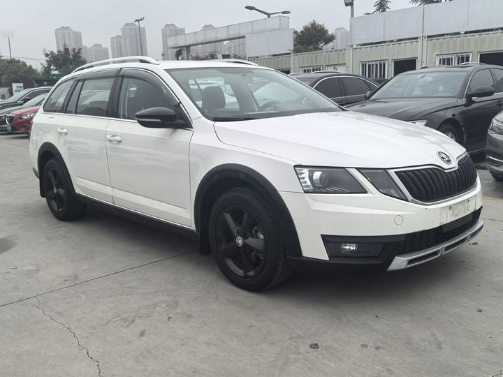 Octavia 2018 Wagon TSI230 DSG Comfort photo 3