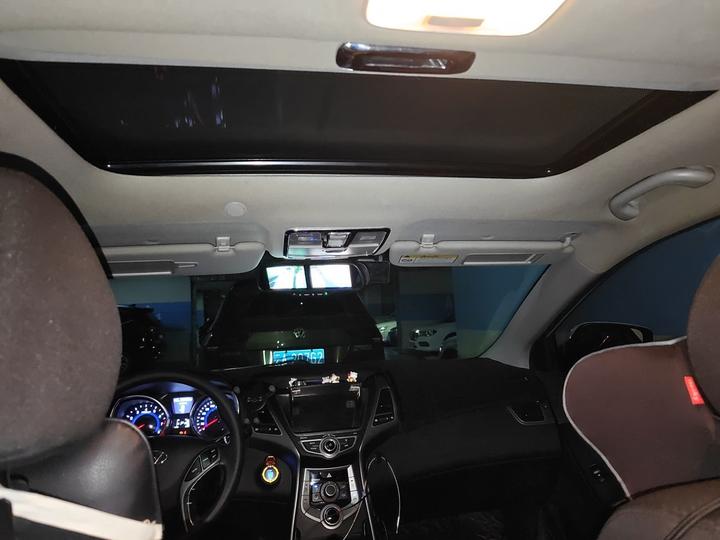 Elantra 2016 1.6L AT Premium photo 8