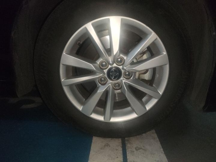 Camry 2023 2.0E Elite photo 8