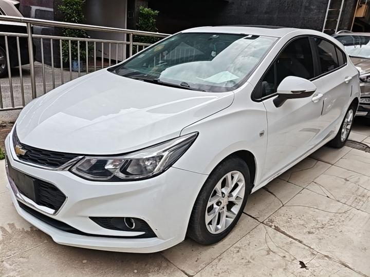 2018 Hatchback 320 AT