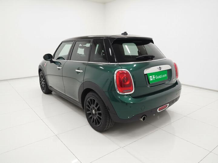 2016 1.5T COOPER 5-Door photo 4