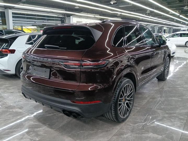 2023 Cayenne 3.0T Platinum photo 5