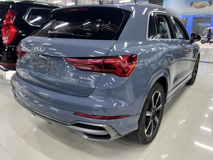 Q3 2022 40 TFSI RS photo 4