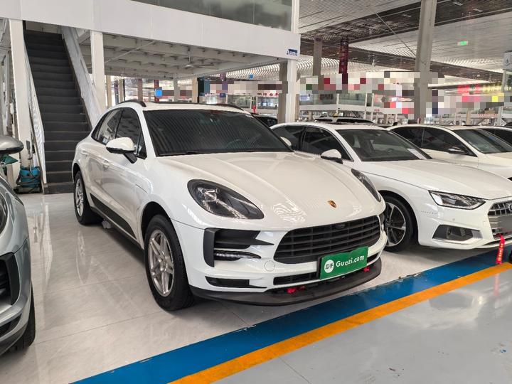 2018 Macan 2.0T photo 3