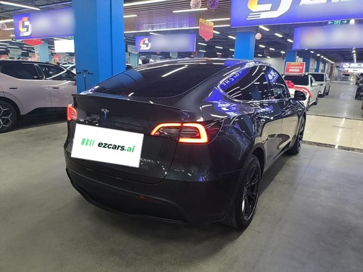 Model Y 2024 RWD photo 4