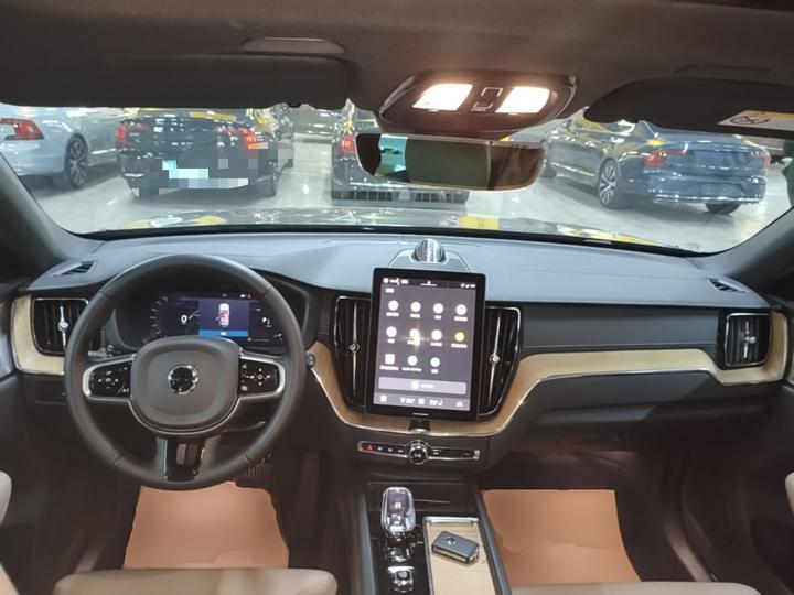 XC60 2026 B5 AWD Sport photo 5
