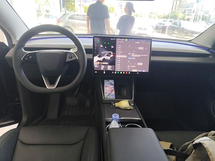 Model Y 2025 Facelift Long Range AWD photo 5