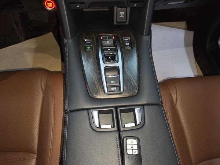 UR-V 2017 370TURBO AWD Exclusive China V photo 8