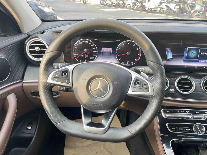 E-Class 2016 E 300 L Sport Fashion photo 2